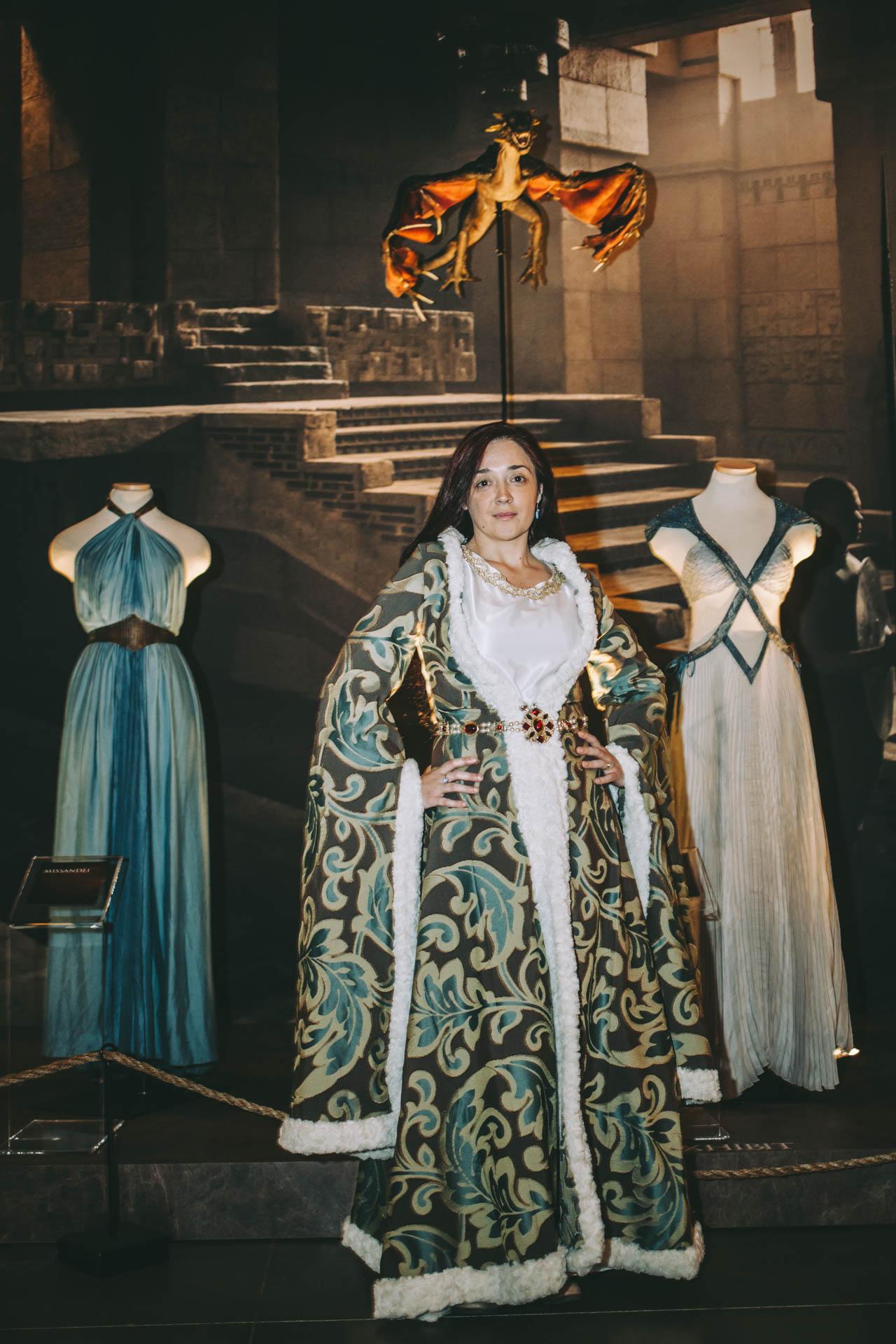 Los vestidos de Daenerys y Missandei junto a Victoria Sánchez - Despertalia  y Juego de Tronos - Despertalia